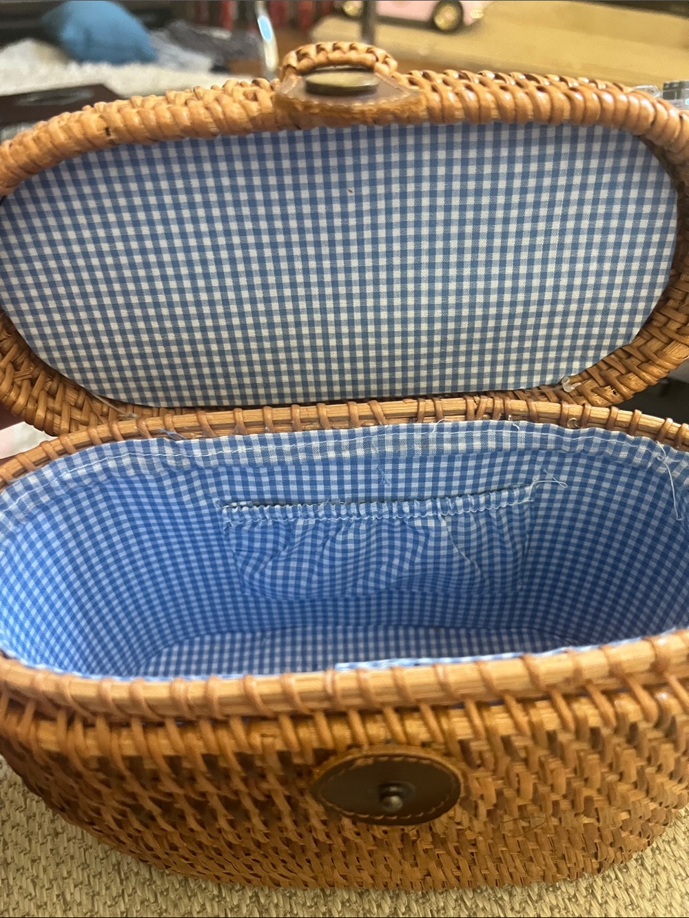 Handwoven Tan Straw Crossbody Bag with Leather Trim - Picture 2 of 6